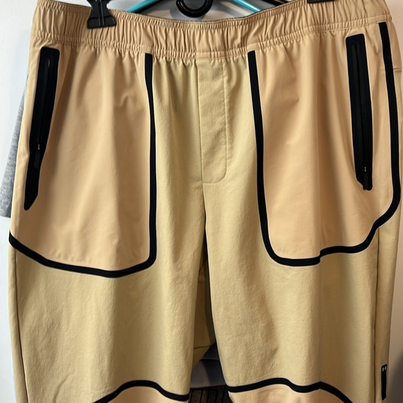 Under Armour stretch khaki pants size large - Picture 2 of 5